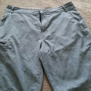 Abbot & Main size 32 shorts